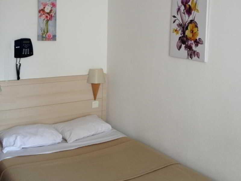 Hotel Vieille Tour Rouen Ngoại thất bức ảnh
